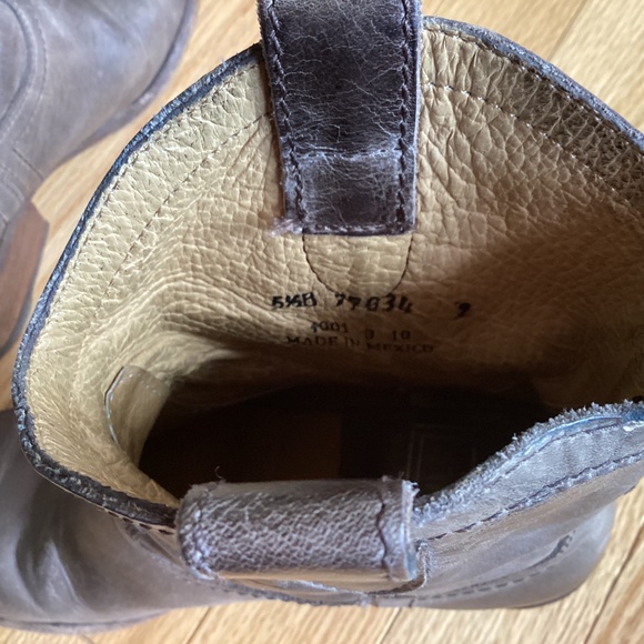 Frye Carson Shortie Ankle Boots - Picture 3 of 4